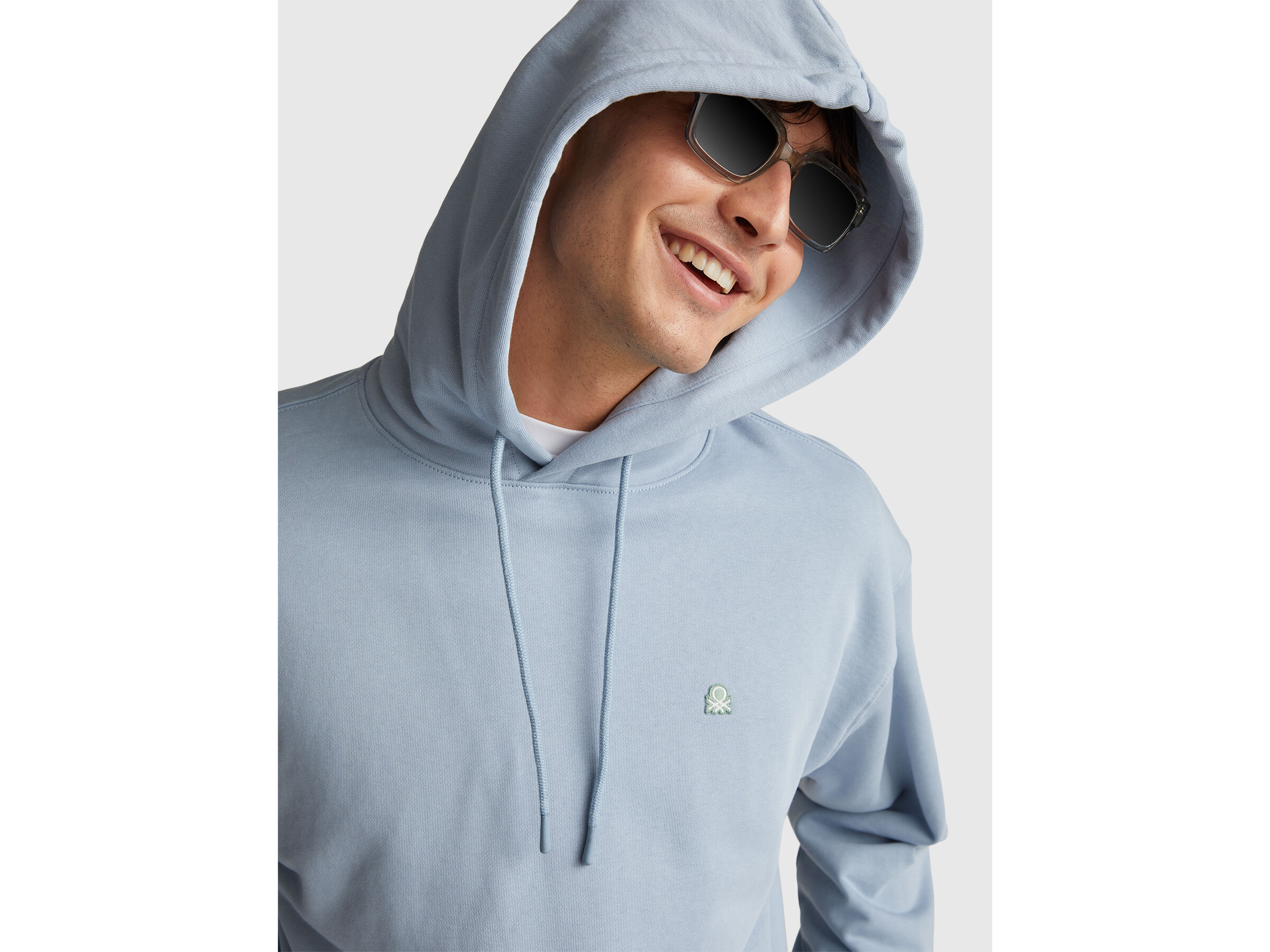 SWEATER W/HOOD Men image number 4